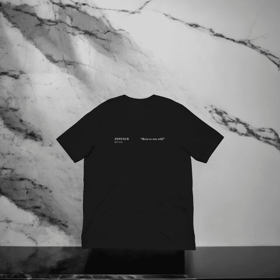 camiseta 001 black edition reciclada
camiseta negra sostenible zentaur
detalle costuras camiseta black edition
camiseta unisex corte regular eco