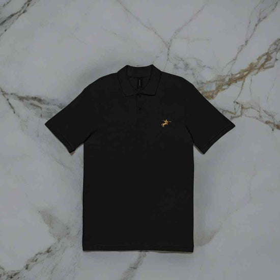 Polo Zentaur 100% algodón hilado en anillos
Polo semiajustado Zentaur con botones teñidos
Polo Zentaur blanco certificado OEKO-TEX
Camiseta tipo polo Zentaur ecológica y cómoda